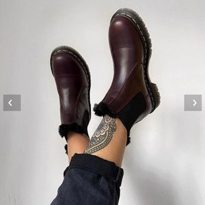2976 LEONORE FAUX FUR LINED CHELSEA BOOTS